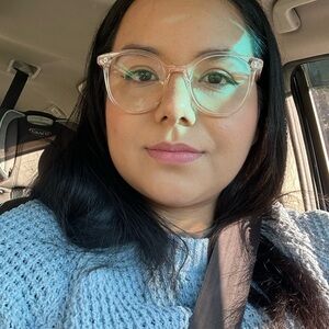 Meet your Posher, Lorena